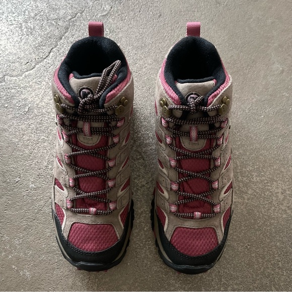 Merrell Women's Moab 2 Mid Waterproof Hiking Boots in Boulder Blush Pink - Picture 4 of 11